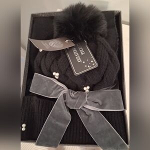 Black Hat & Scarf Set with Faux Fur PomPom, Vince Camuto, New